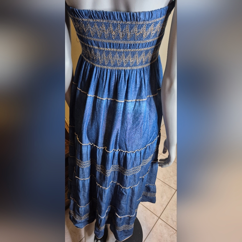 Strapless Blue Dress with Red Floral Details - Picture 3 of 15